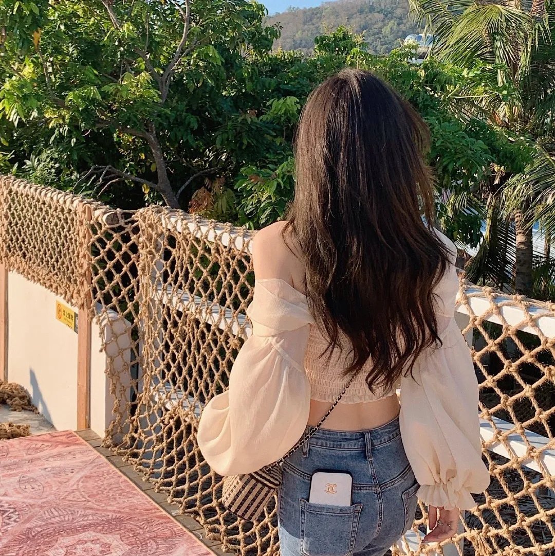 腾空而起的少年